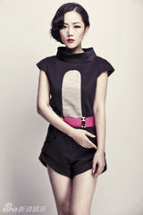 组图：车永莉拍冷艳性感写真 显好莱坞复古气息