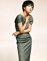 高清图：秦岚挑战俏丽短发 小露香肩秀性感