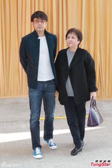 组图：方逸华跪拜邵逸夫 刘德华张学友致祭