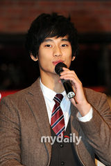 组图：KBS2TV电视剧《Dream high》公开拍摄现场