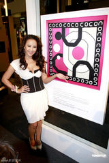 组图：李玟明年与外籍男友完婚 想找代母生宝宝