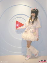 组图：萝莉许雅涵与叶子瑄为香港电影节献祝福