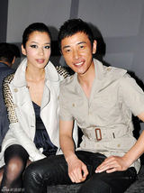 组图：罗晋亮相顶级品牌盛典 气质小生成时尚新宠