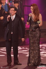 组图：容祖儿九夺劲歌金曲歌后 林峰获最受欢迎