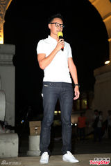 组图：郑元畅初执导演筒 自嘲属神经质型