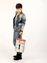 组图：偶像男团0086拍时尚大片 朝气十足显帅气