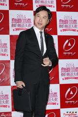 组图：张小燕哈林将任红白艺能主持人 西装油头