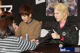 组图：韩团Block B回归歌坛 举办粉丝签名会