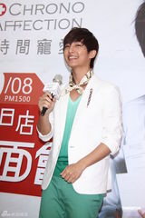 组图：炎亚纶被指与汪东城撞脸：越爱长越像