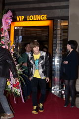 高清组图：韩星李多海韩彩英等助阵《爸爸》VIP首映