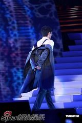 高清组图：黎明演唱会变换多套华服 乐基儿捧场观看