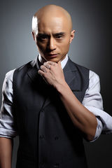 组图：1983组合赤身写真展男色诱惑