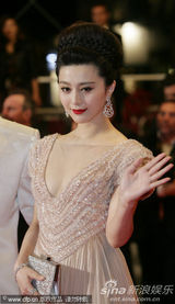 幻灯图集：《日照重庆》戛纳首映 王小帅获最高礼遇