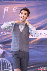 组图：炎亚纶视周杰伦为贵人 与初恋女友话题多