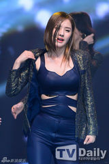 组图：Dal shabet孙丹菲WAPOP公演大跳性感热舞