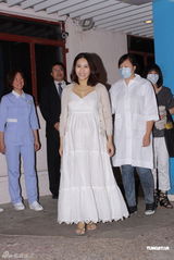 高清图：黎姿产后出院心情大好 女儿名字由老公决定