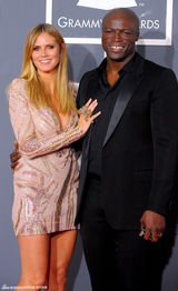 高清组图：海蒂-克拉姆和老公SEAL亮相秀恩爱黑白配