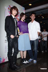 组图：李千娜助阵台北电影节 王子透露将发专辑