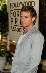 幻灯图集：妮可-基德曼和伊娃好莱坞记者联合会争艳