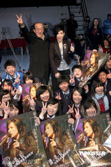 幻灯图：潘美辰将办个唱 重返母校挑选伴舞