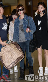 组图：T-ara结束日本活动大秀6人6色机场时尚