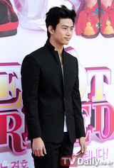 组图：《我结》世界版发布 泽演洪基携妻亮相