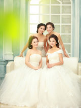 组图：中国辣妹白裙闺蜜照 飘逸唯美动人