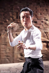 组图：《无价之宝》曝剧照 郑中基首次演怪爸爸