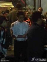 组图：崔始源现广西 疑开拍中国版《继承者》