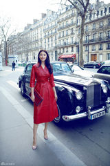 组图：张雨绮红装秀发刚柔并济被赞东方尤物