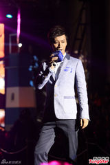 组图：乔任梁反串追思张国荣 谈初恋称不太会爱