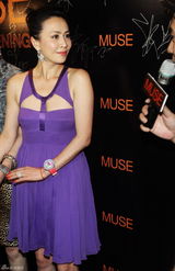 组图：刘嘉玲开夜店众明星捧场