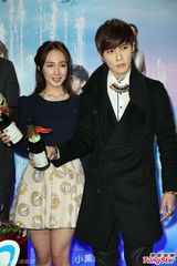 组图：唐禹哲对同性友人上下其手 对方直呼享受