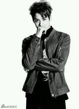 组图：韩团BTOB新专辑造型曝光 黑白照显神秘