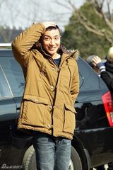 组图：Superjunior利特入伍 队友含泪送行