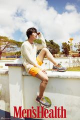 高清组图：尹施允蒂尼安岛拍写真自由潇洒