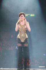 组图：梁静茹演唱会落幕 与表哥同台合唱