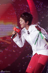 组图：谭维维获封音乐新势力奖 新专辑诗歌摇滚风