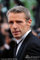 幻灯图集：《人与神》首映 艾曼纽-贝阿捧场