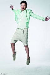 组图：陈赫休闲时尚大片尽显欢乐时光