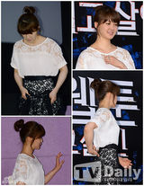 组图：《杀人预告》试映 李诗英白衣黑裙高贵