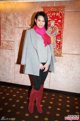 组图：《醋娘子》杀青 胡杏儿春节与家人游日本