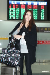 组图：佐藤麻衣现身清丽依旧 谈地震如世界末日