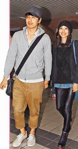 组图：赵又廷带母游张家界 高圆圆伴游准婆婆