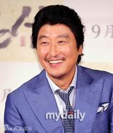 组图：宋康昊金慧秀等宣传《观相》 李钟硕参演