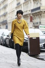 组图：许茹芸巴黎街拍 不同造型尽显天后气质