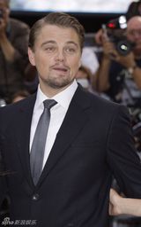 幻灯图集：《盗梦空间》英国首映 莱昂纳多左拥右抱