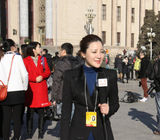 组图：2014两会美女记者众生态 美貌智慧并存