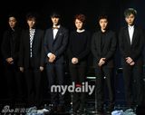 组图：韩国cube公司演唱会首尔举行 泫雅助阵
