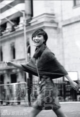 组图：王珞丹纽约旅行大片 都市街头淡定从容